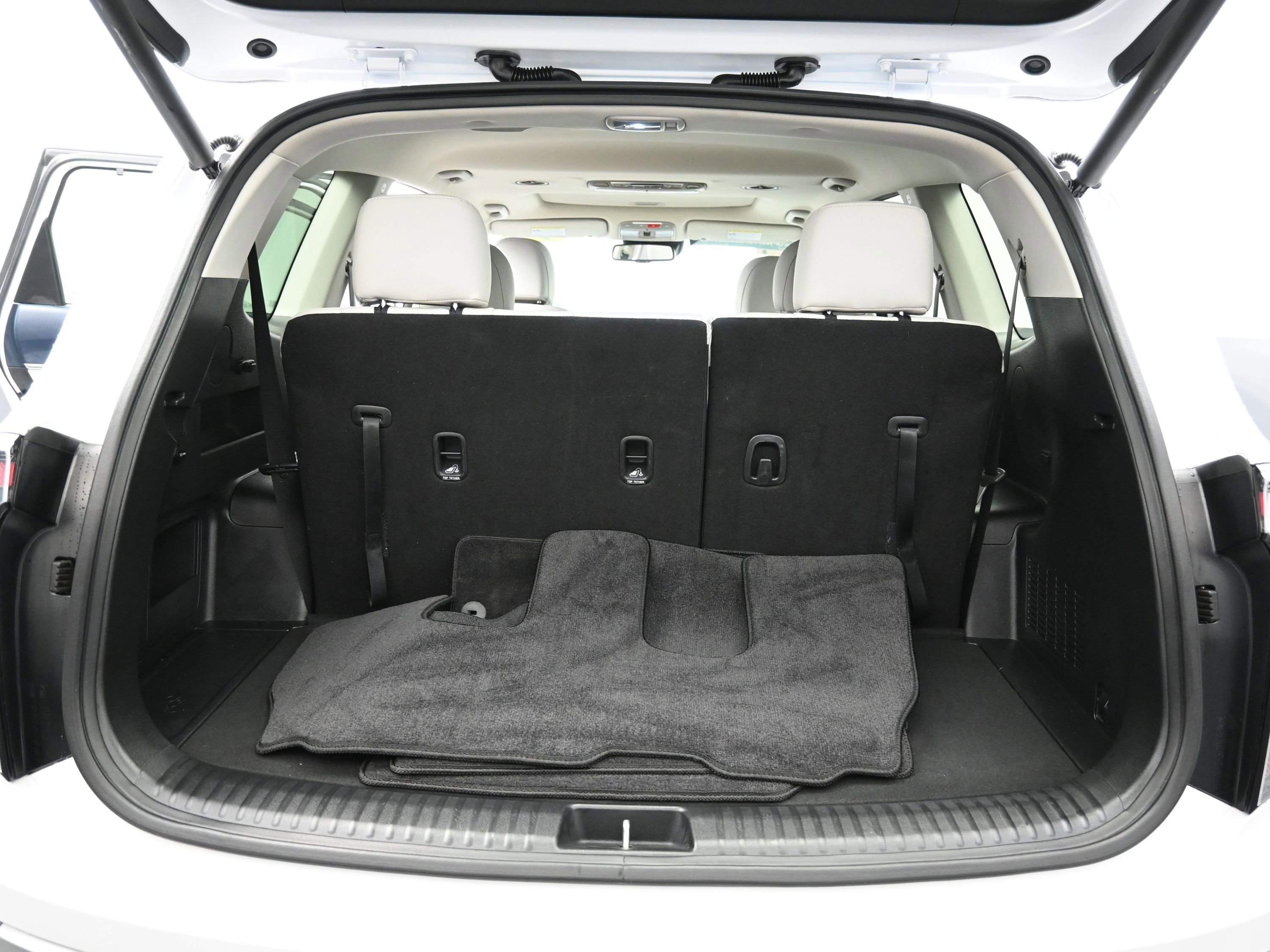 Used 2024 Kia Telluride EX w/ EX Captain's Chair Package image 17