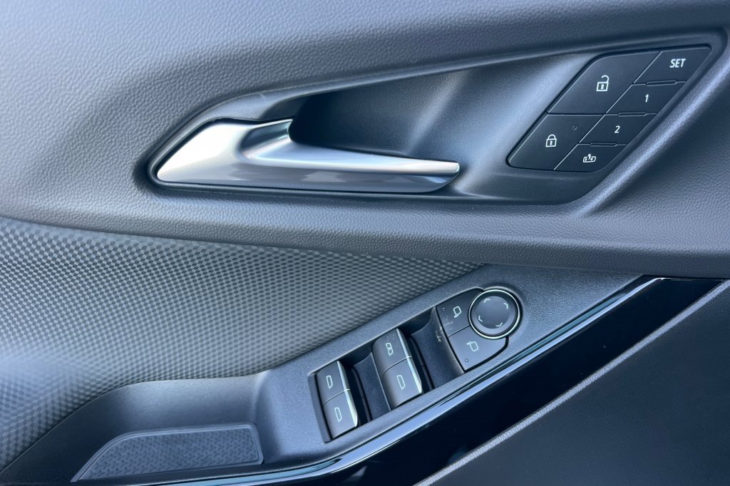 New 2026 Chevrolet Equinox RS w/ Convenience Package III image 8