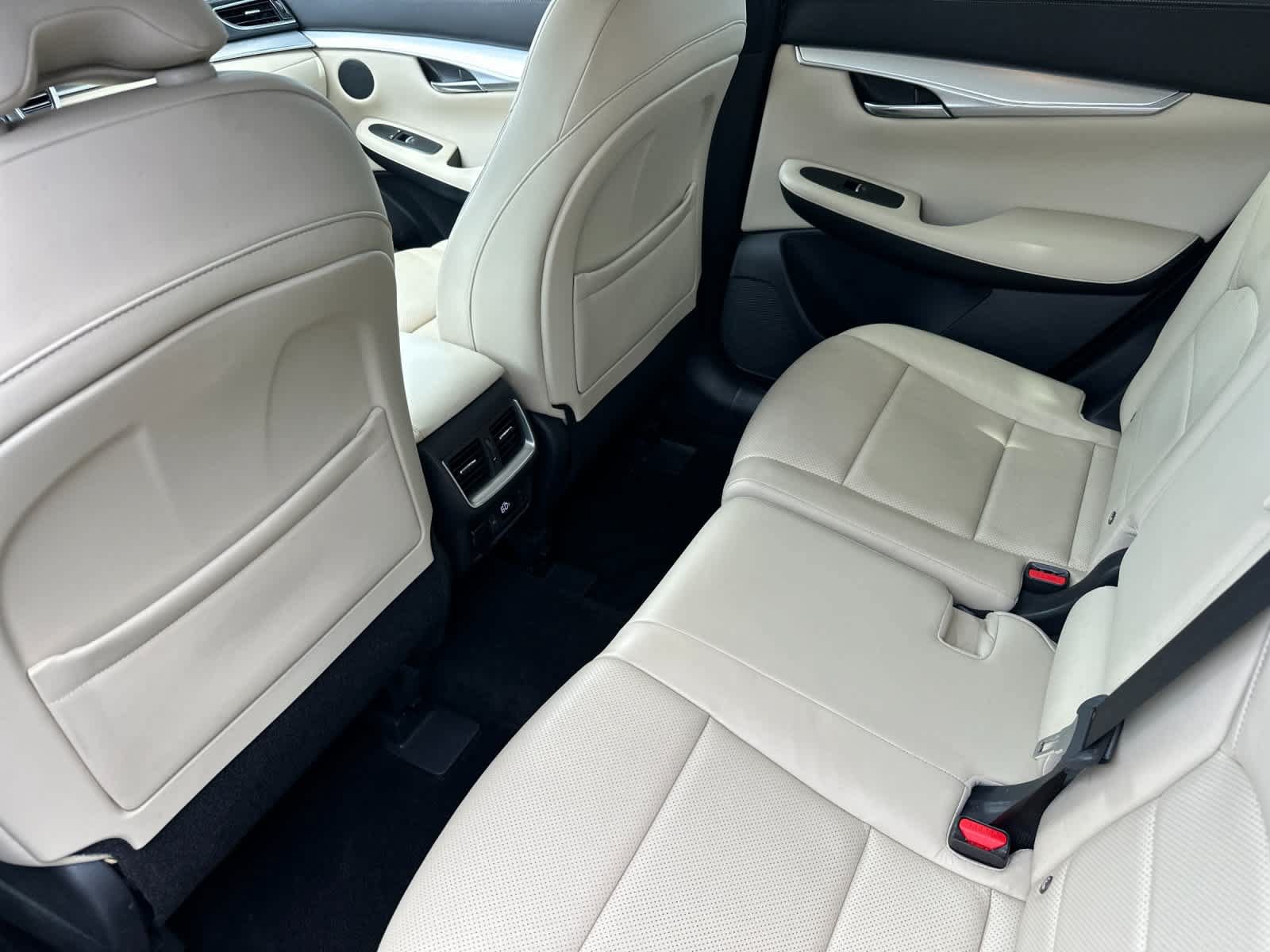 Used 2019 INFINITI QX50 Essential w/ Premium Heat Package FWD image 4