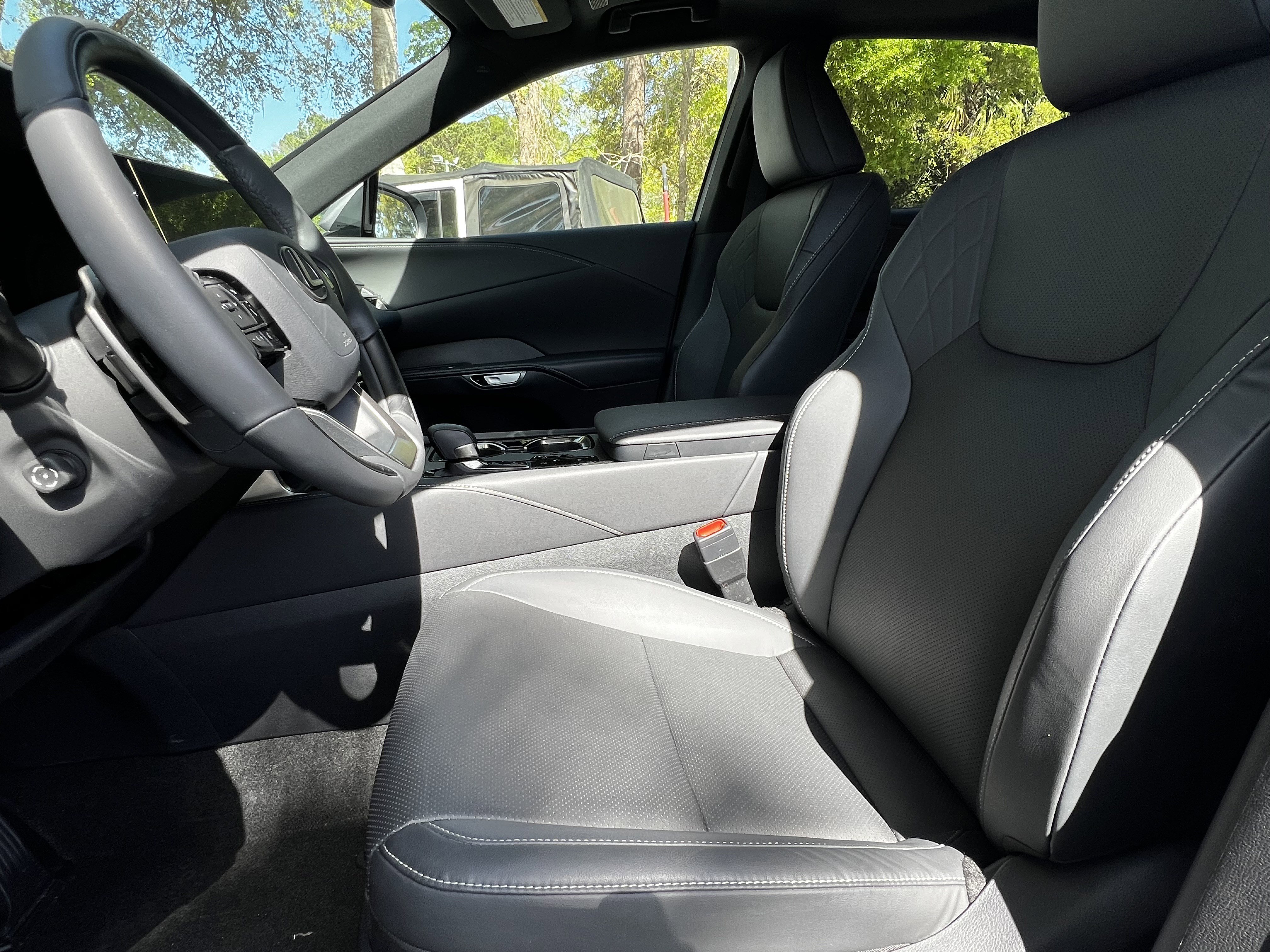 Used 2024 Lexus RX 350 Premium w/ Cold Area Package AWD/4WD image 16