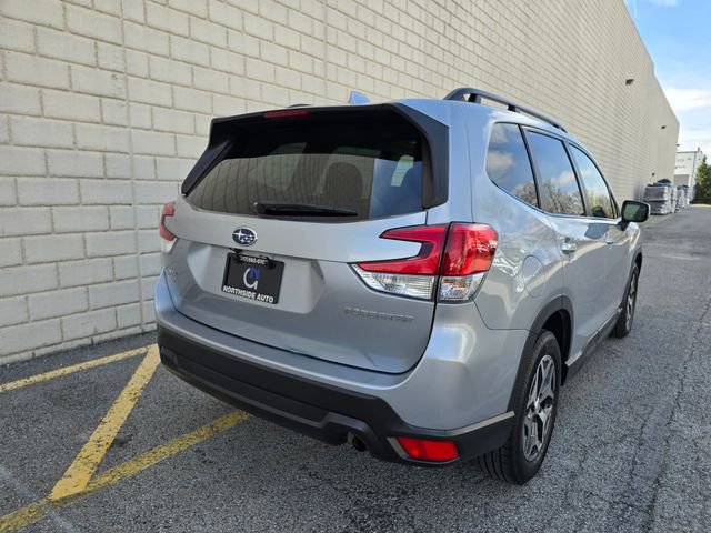 Used 2022 Subaru Forester Premium image 5