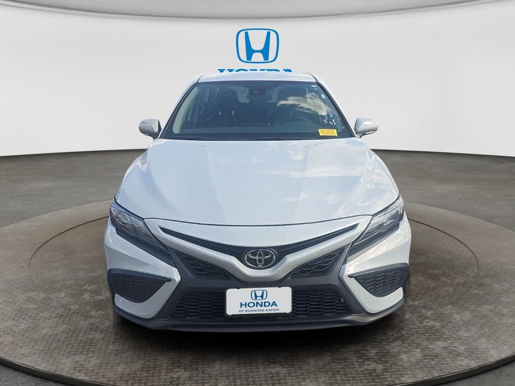 Used 2024 Toyota Camry SE image 12
