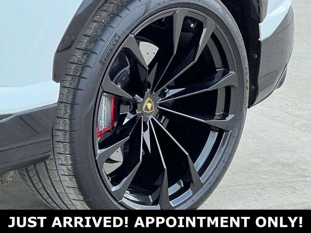 Used 2022 Lamborghini Urus AWD/4WD image 48