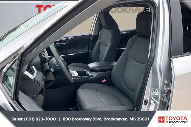 Used 2024 Toyota RAV4 XLE image 18