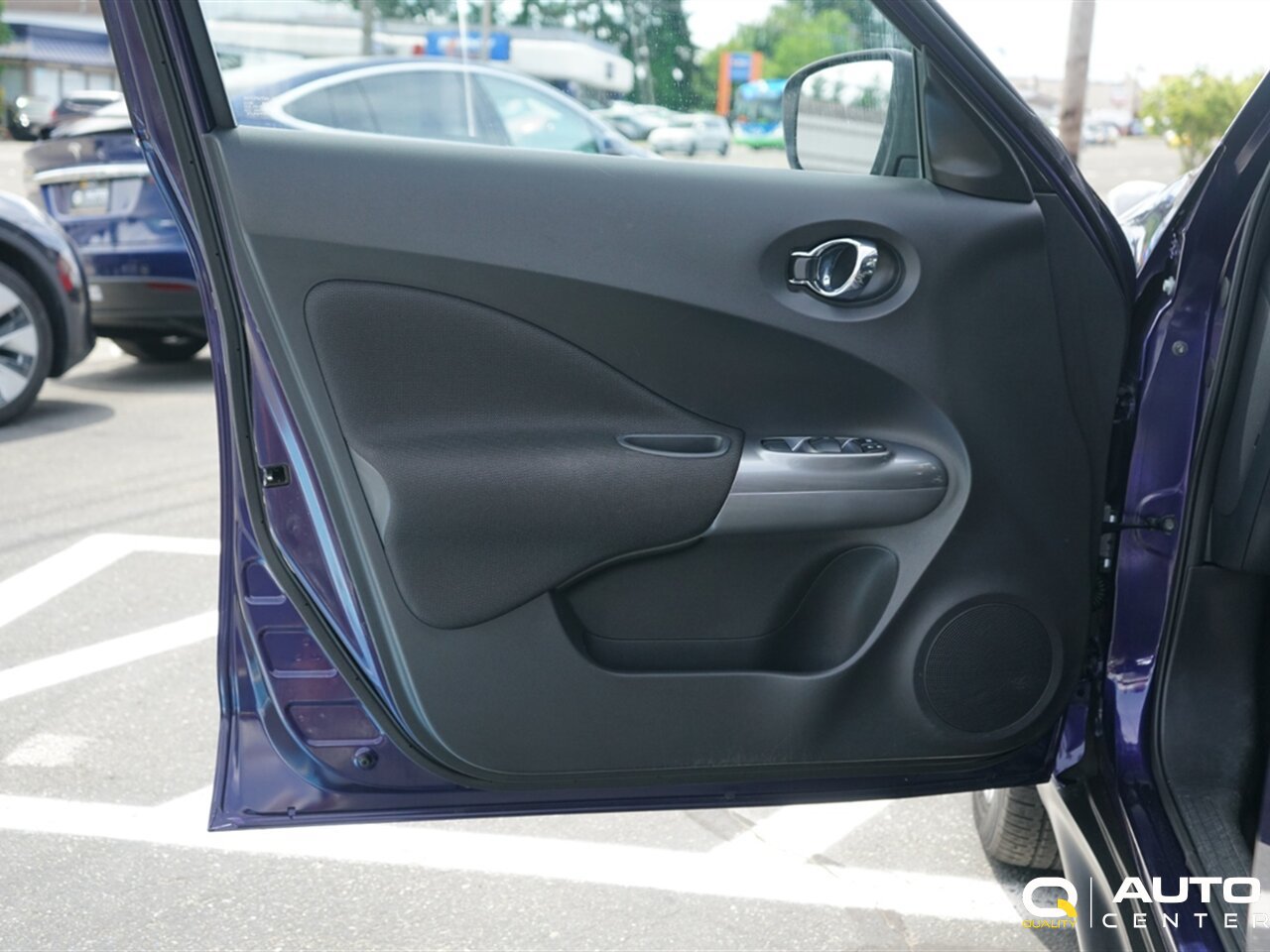 Used 2016 Nissan Juke SV AWD/4WD image 11