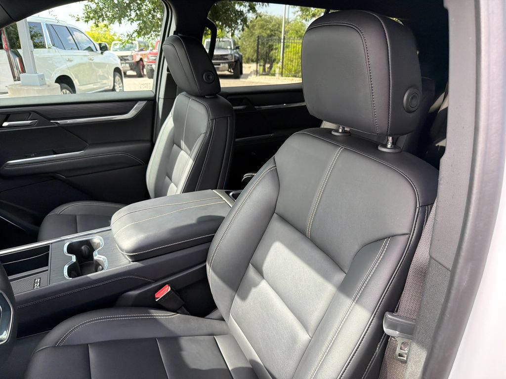 Used 2024 GMC Acadia Elevation w/ Black Edition FWD image 22