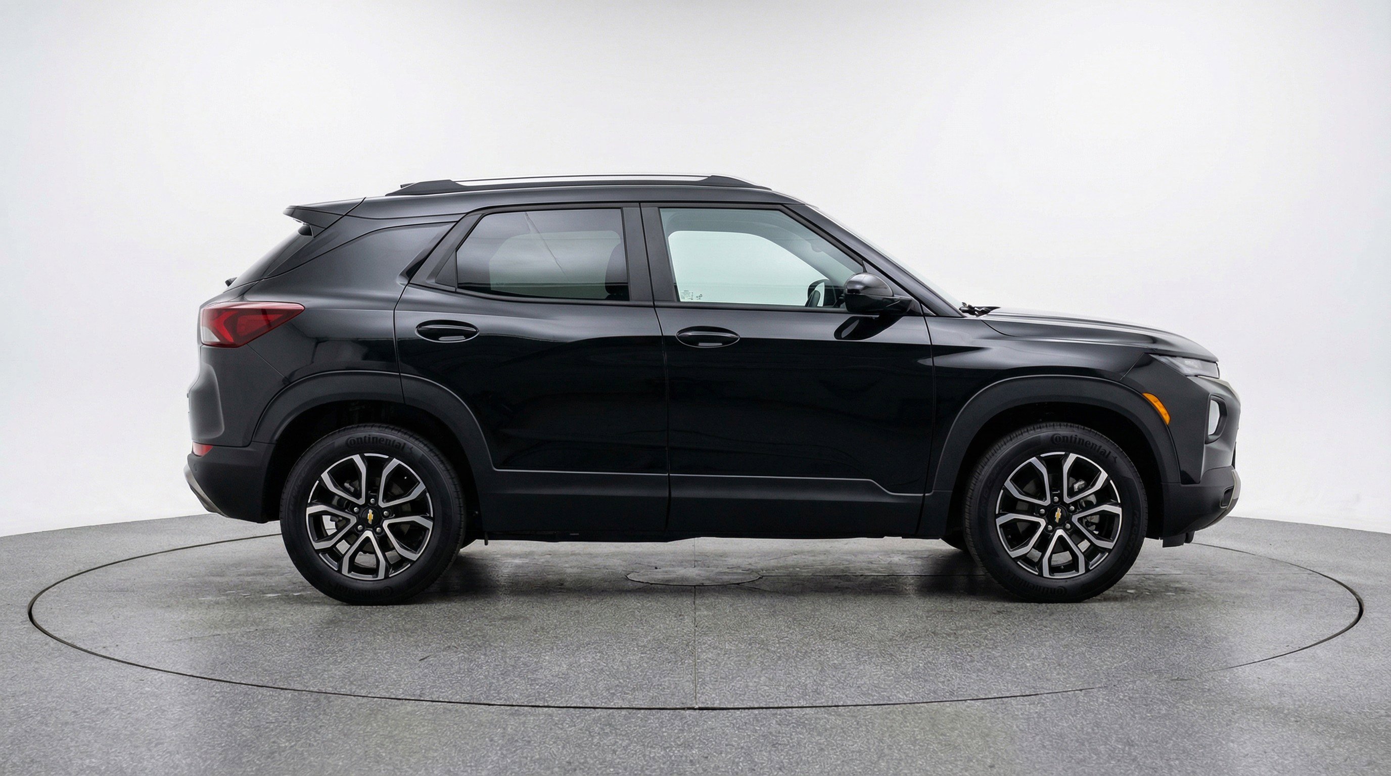 Used 2025 Chevrolet TrailBlazer LT w/ Driver Confidence Package AWD/4WD image 11