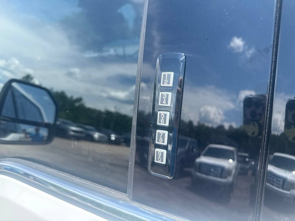 Used 2024 Ford F250 Lariat w/ Lariat Ultimate Package AWD/4WD image 33