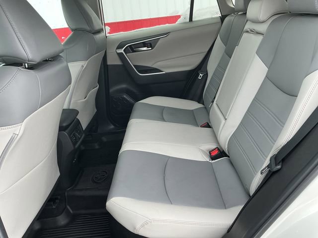 Used 2022 Toyota RAV4 XLE Premium image 37