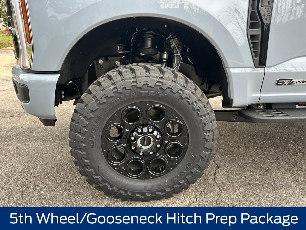 New 2026 Ford F250 Lariat w/ Black Appearance Package image 17