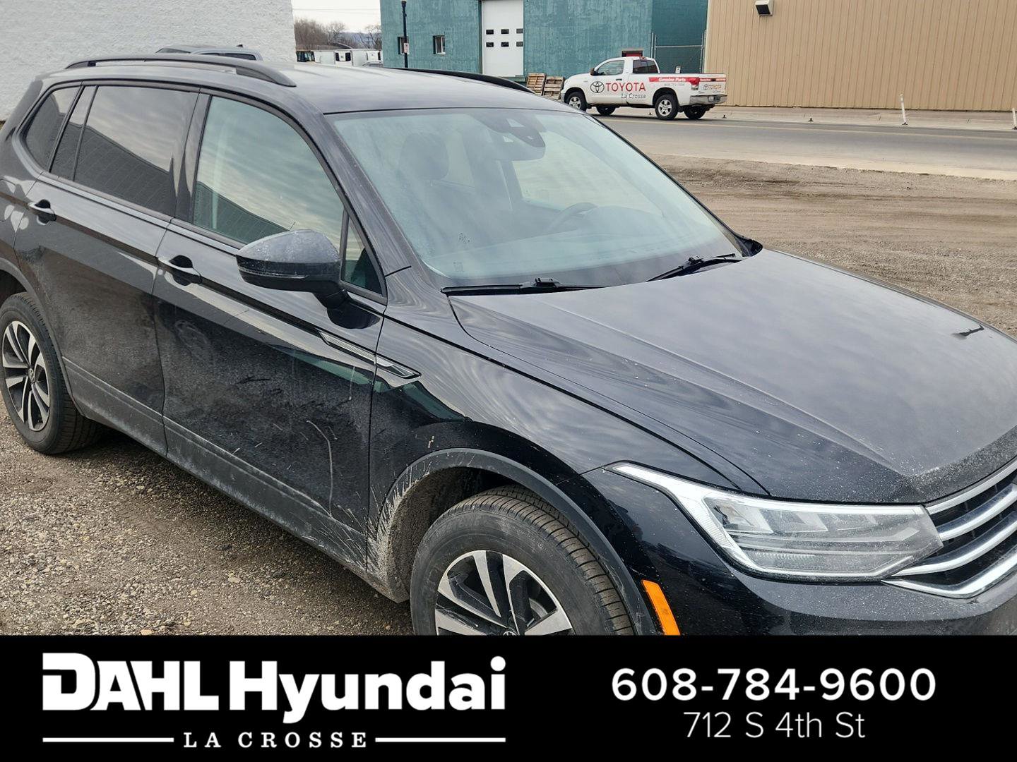 Used 2024 Volkswagen Tiguan S image 1