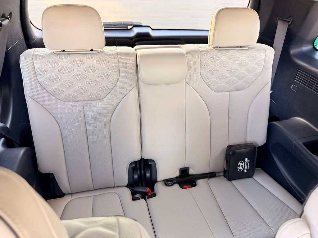 Used 2021 Hyundai Palisade Limited image 19