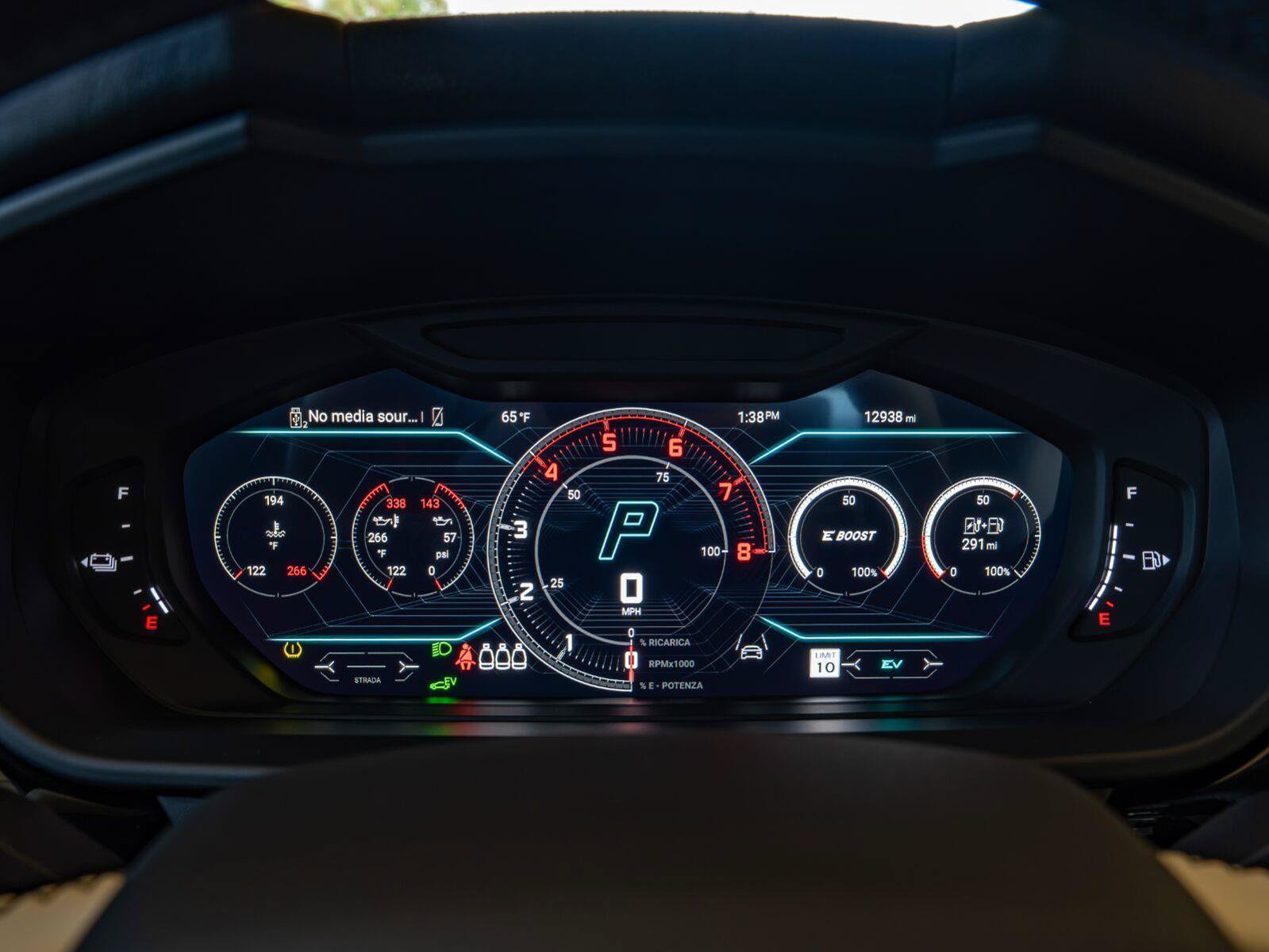 Used 2025 Lamborghini Urus SE AWD/4WD image 14