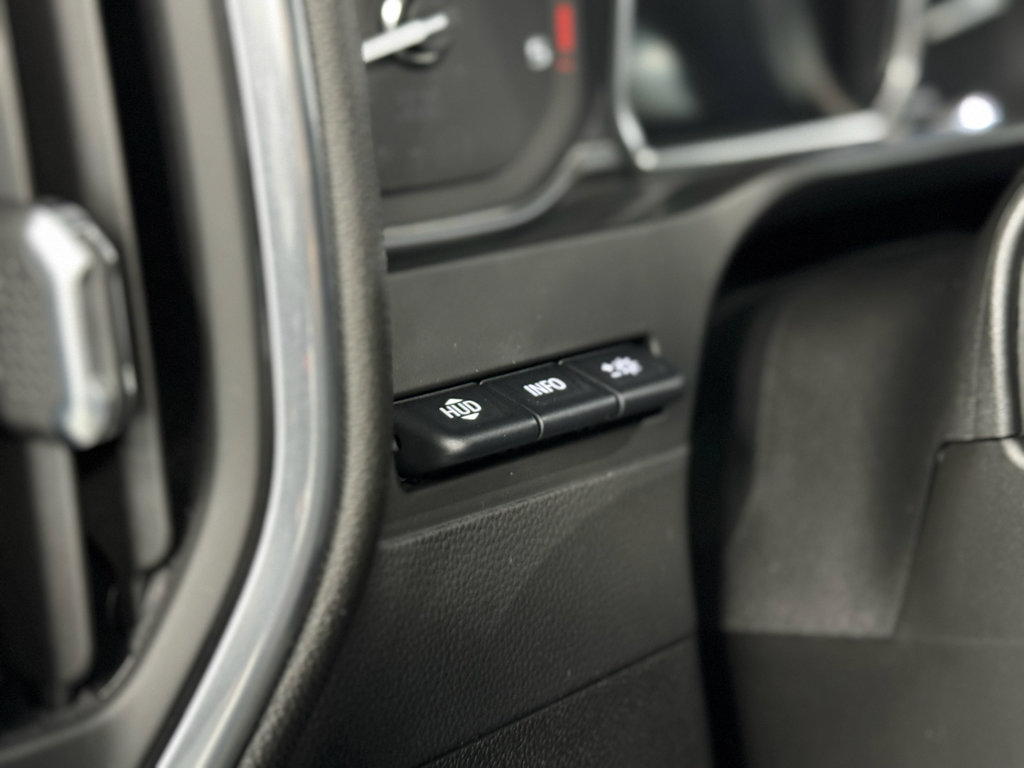 Used 2021 GMC Sierra 3500 Denali w/ Denali Ultimate Package image 18