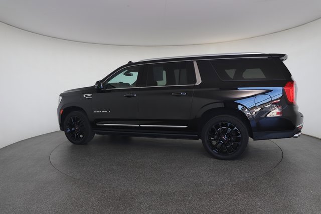 Used 2022 GMC Yukon XL Denali image 8