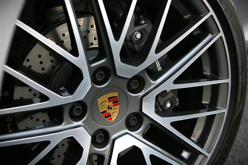 Used 2024 Porsche 911 Carrera w/ Premium Package RWD image 5