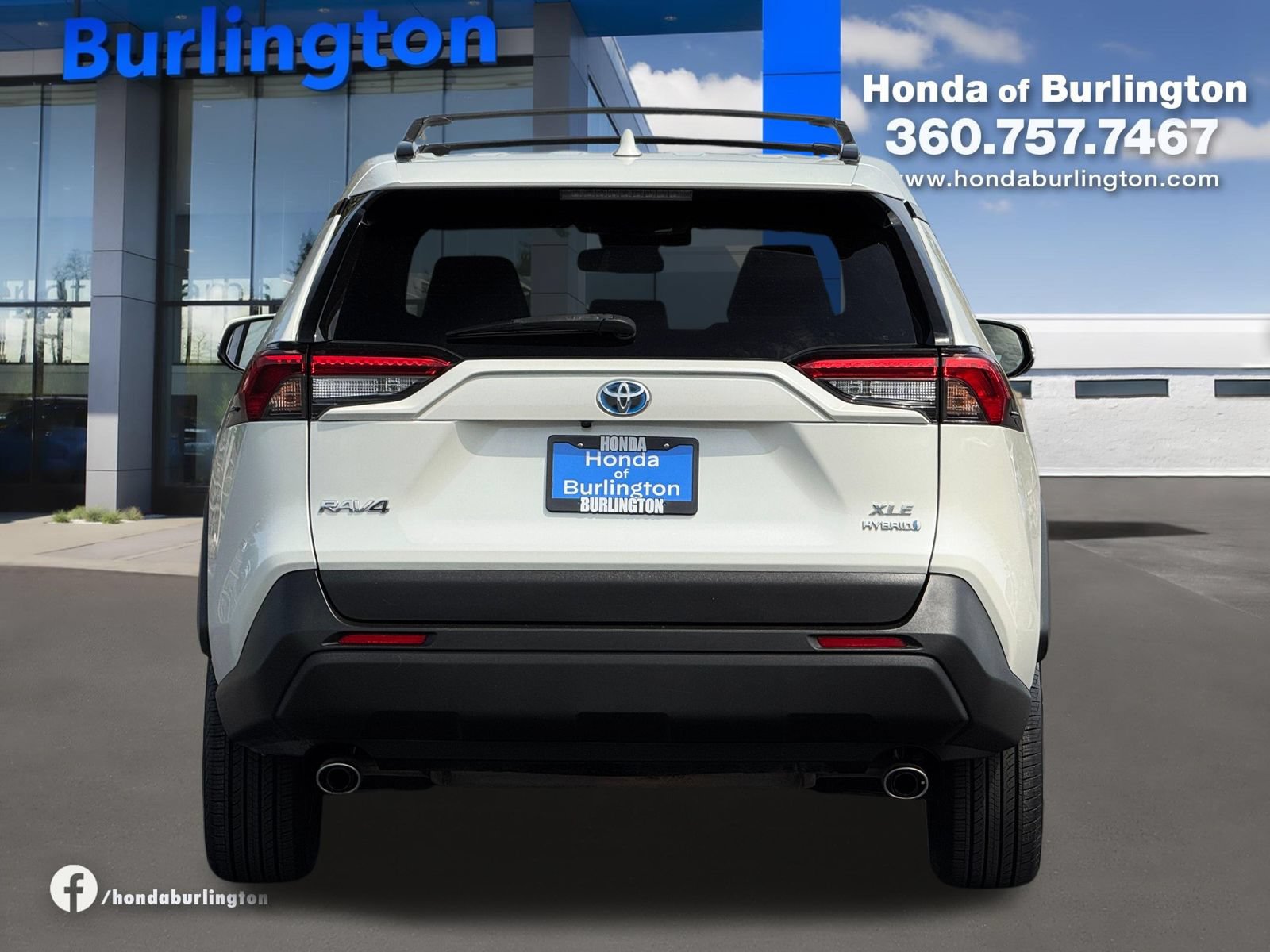 Used 2022 Toyota RAV4 XLE Premium AWD/4WD image 5