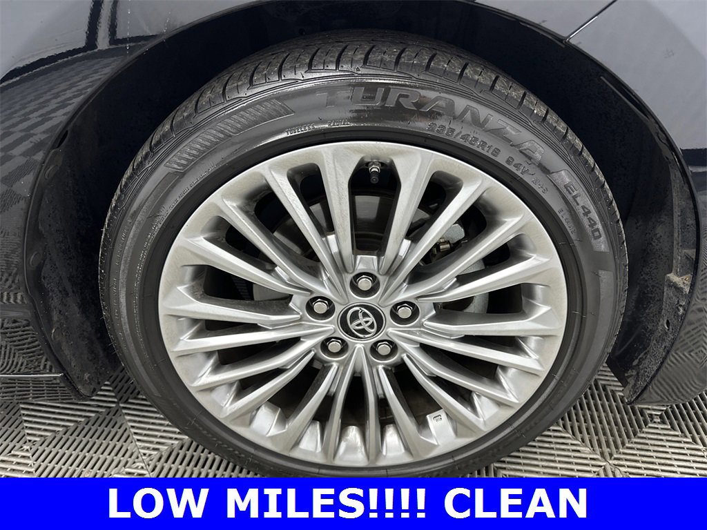 Used 2019 Toyota Avalon Limited image 14