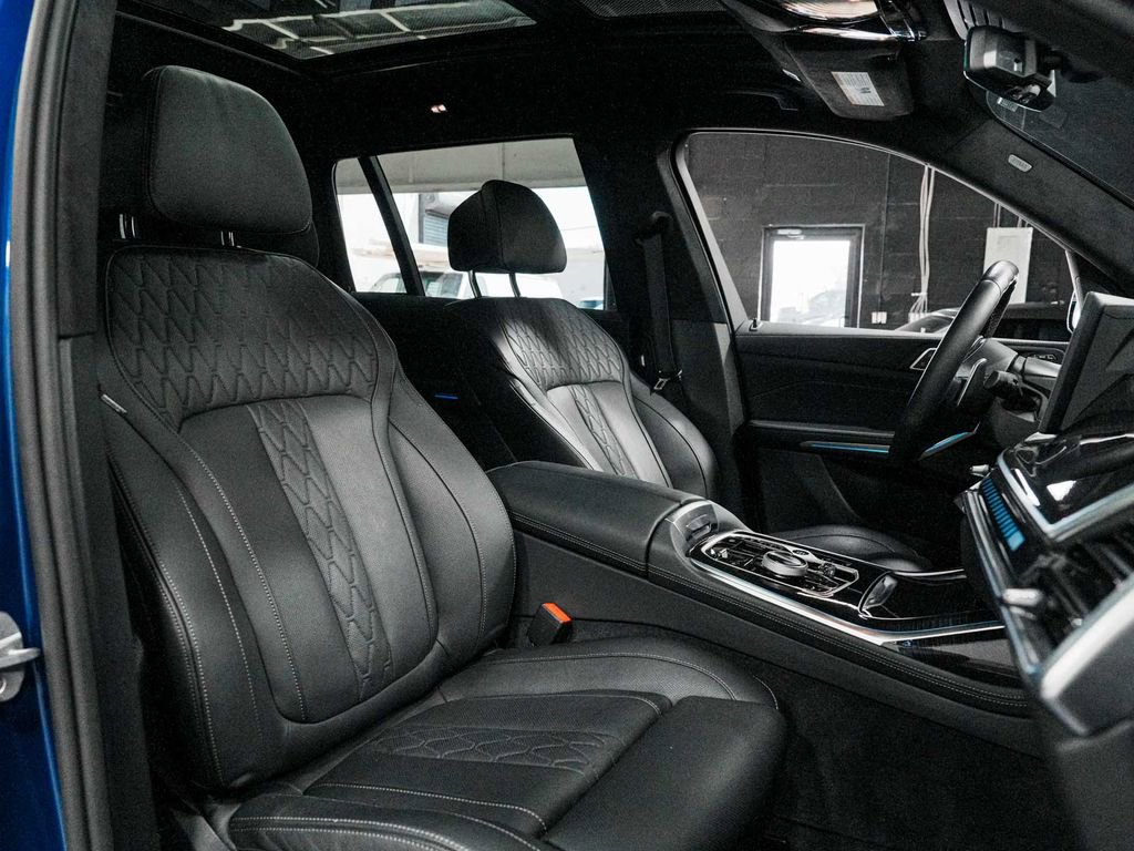 Used 2026 BMW X7 M60i AWD/4WD image 43
