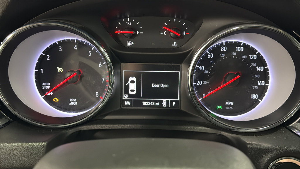 Used 2018 Buick Regal Preferred image 22