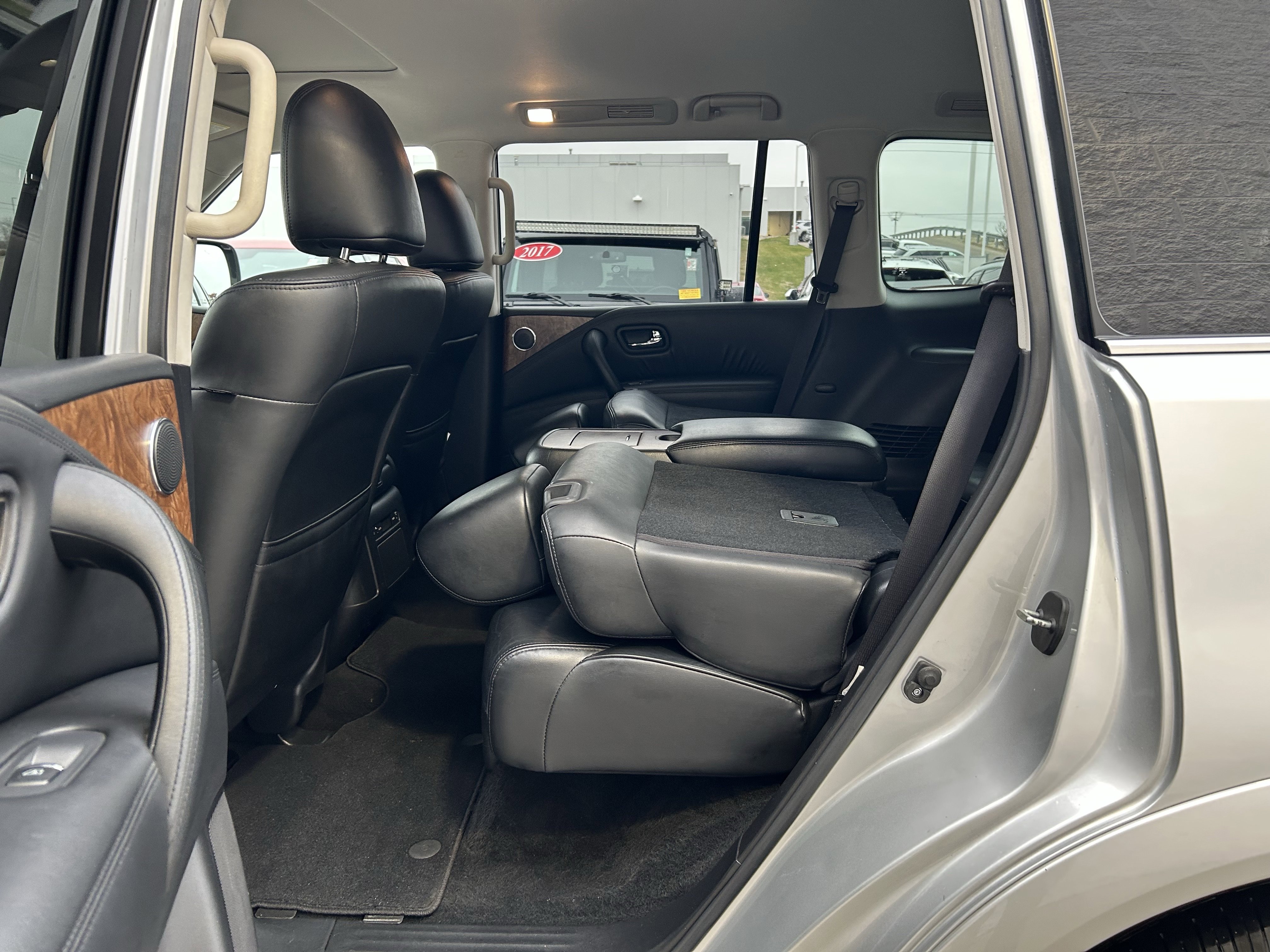 Used 2021 Nissan Armada SL w/ Captain's Chairs Package image 18