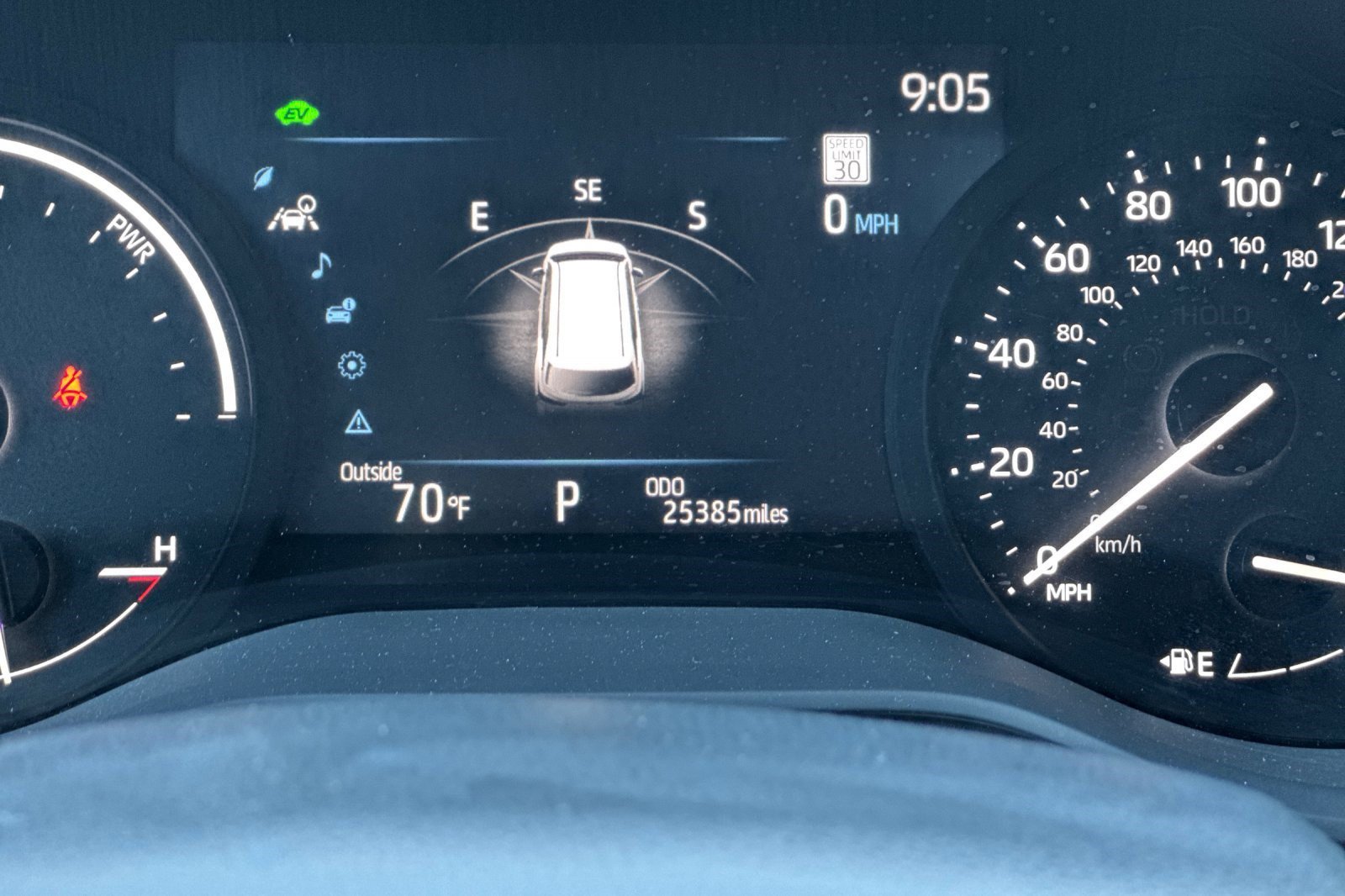 Used 2026 Toyota Sienna XLE FWD image 25
