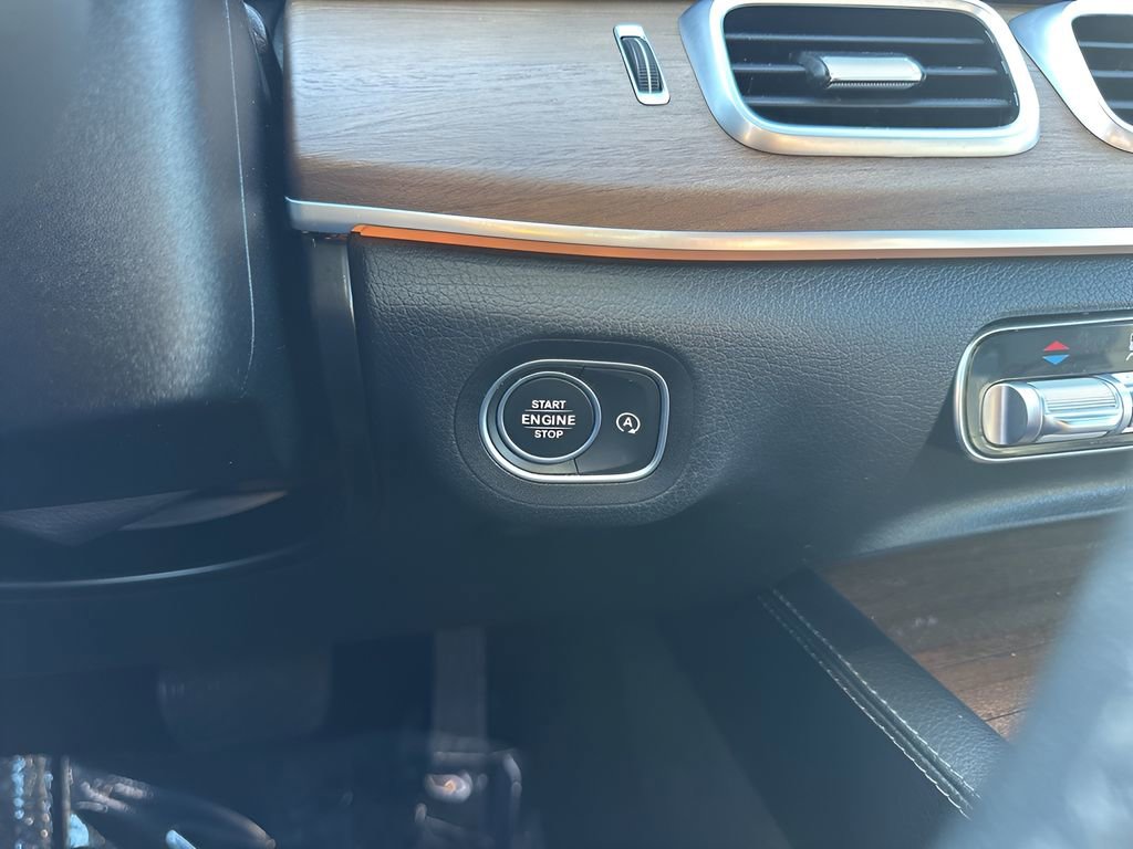 Used 2021 Mercedes-Benz GLE 350 w/ 3rd Row Seat Package image 23