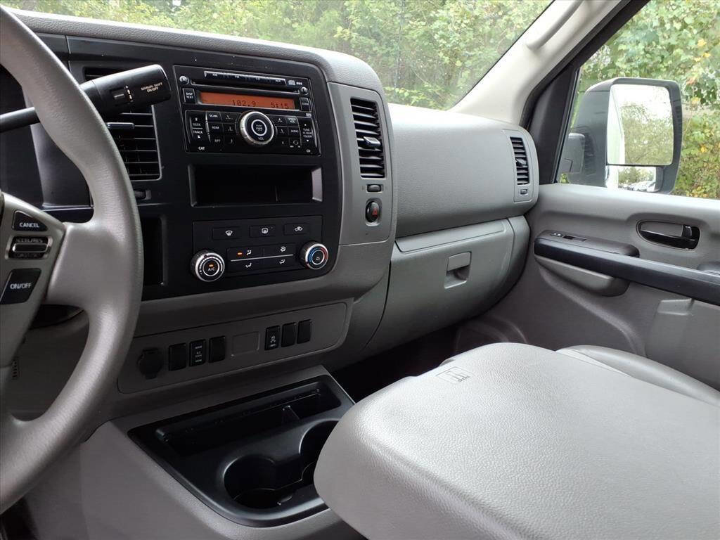 Used 2016 Nissan NV 2500 SV w/ Back Door Glass Package image 13