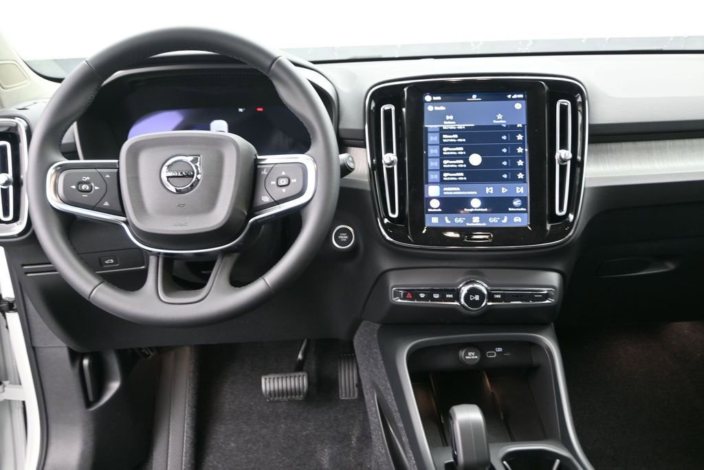 New 2026 Volvo XC40 B4 Core FWD image 12