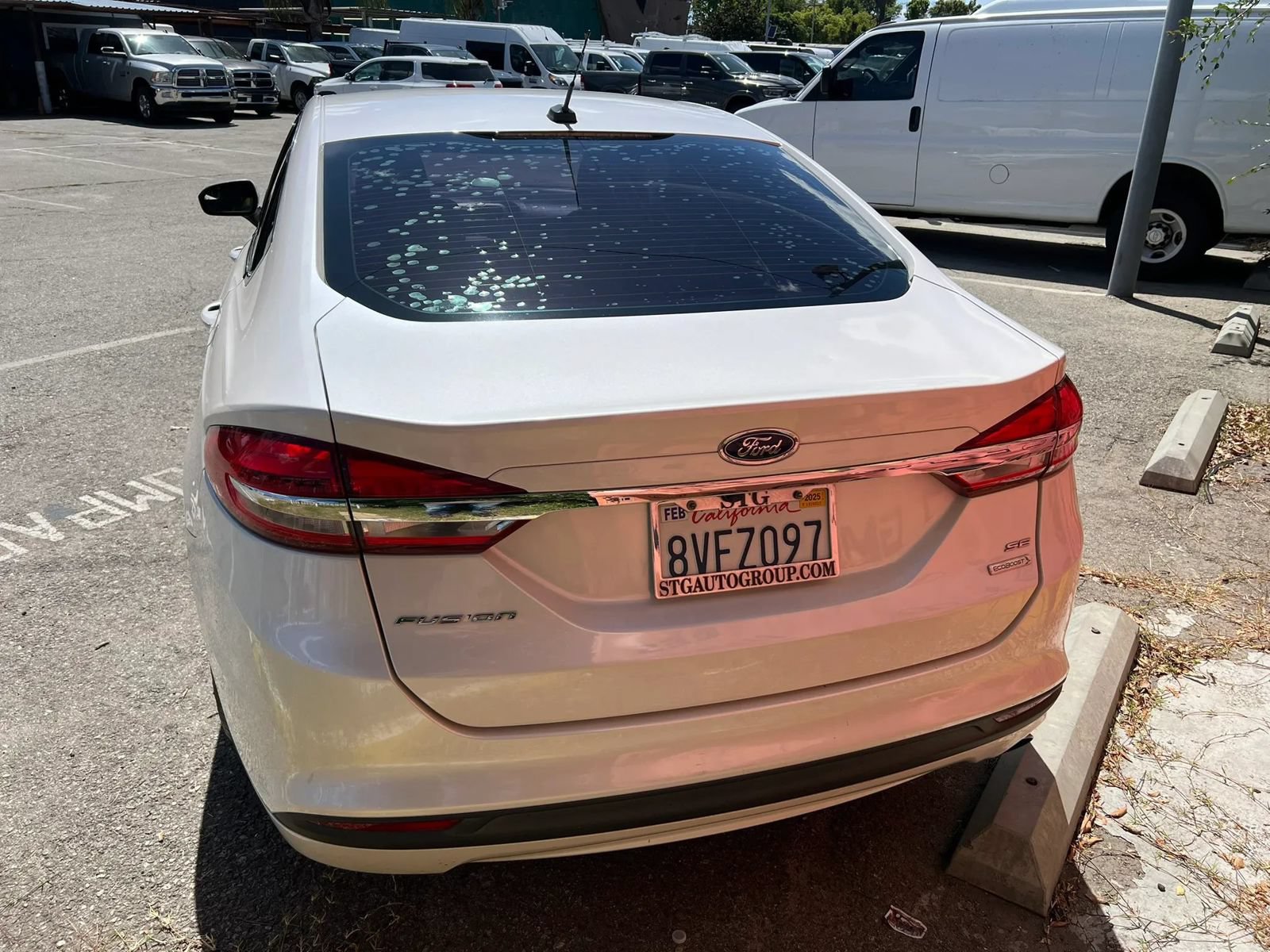 Used 2017 Ford Fusion SE FWD image 5