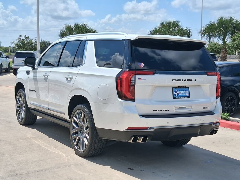 Used 2025 GMC Yukon Denali Ultimate w/ LPO, Floor Liner Package AWD/4WD image 4