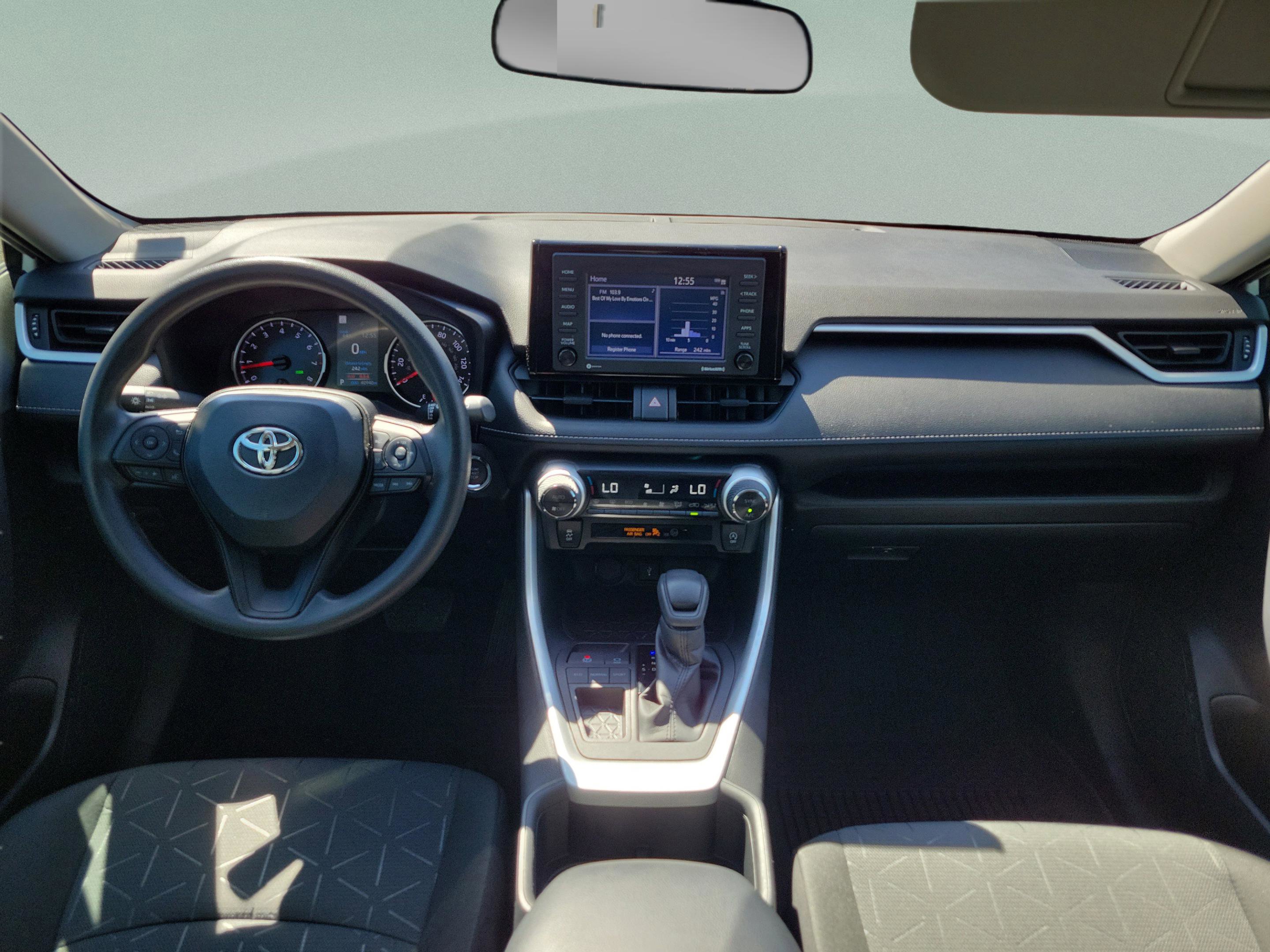 Used 2022 Toyota RAV4 XLE image 9