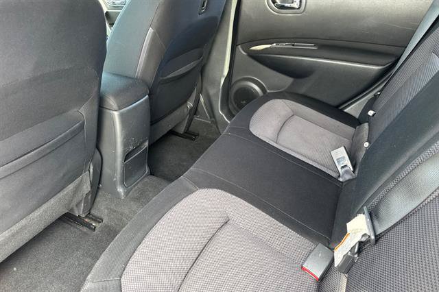 Used 2012 Nissan Rogue SV AWD/4WD image 12