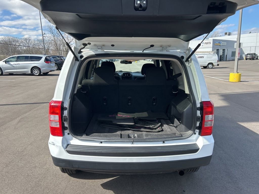 Used 2016 Jeep Patriot Latitude image 11
