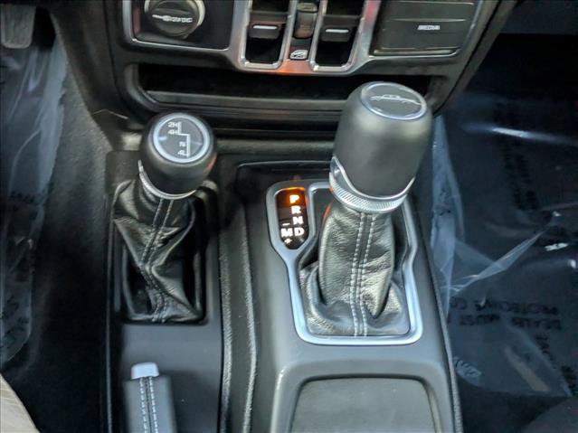 Certified 2025 Jeep Gladiator Sport image 11