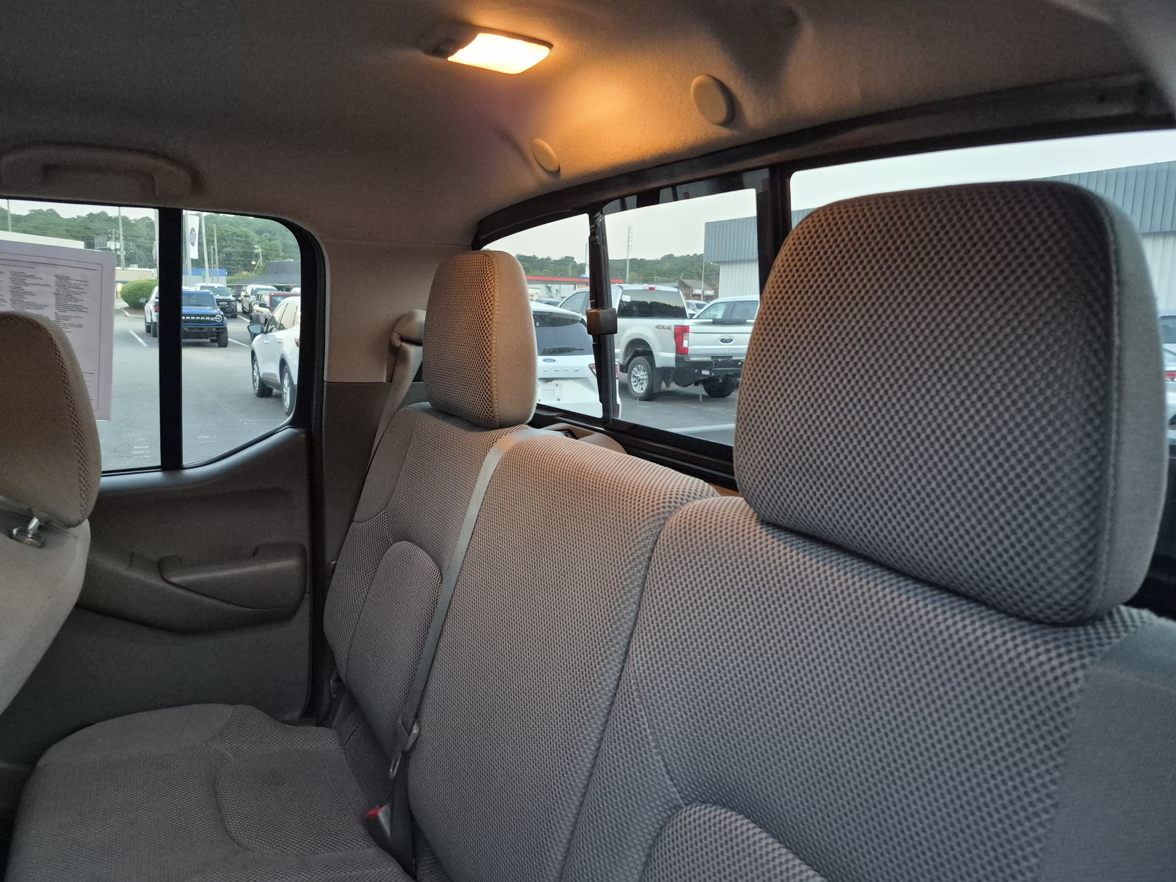 Used 2016 Nissan Frontier SV RWD image 15