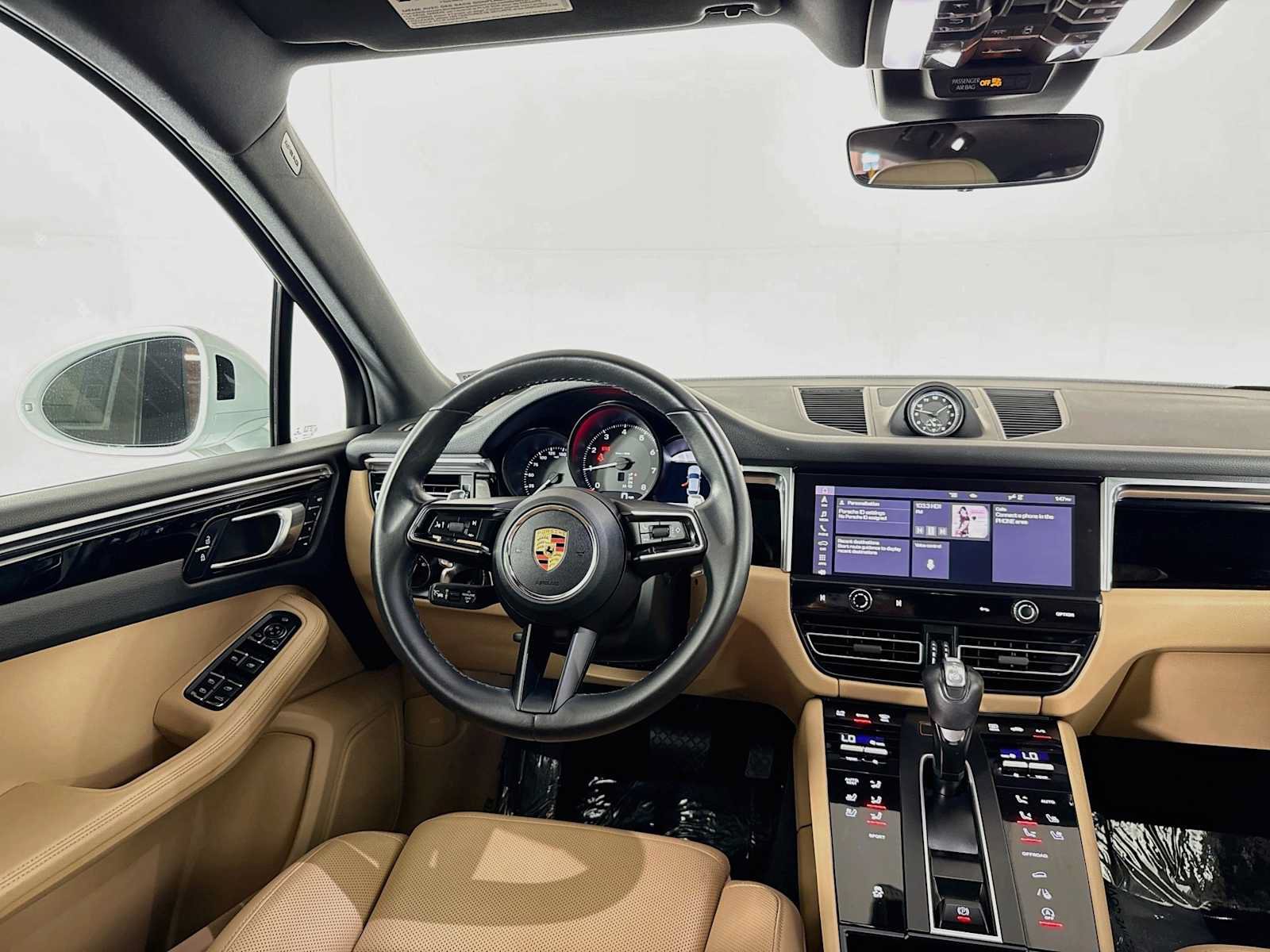 Used 2023 Porsche Macan Turbo AWD/4WD image 23