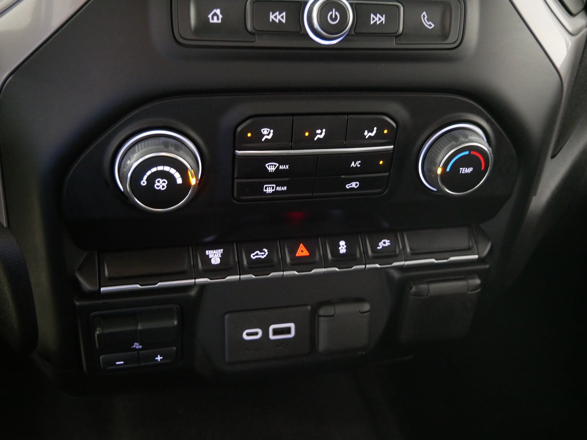 Certified 2022 Chevrolet Silverado 2500 Custom w/ Custom Value Package AWD/4WD image 23