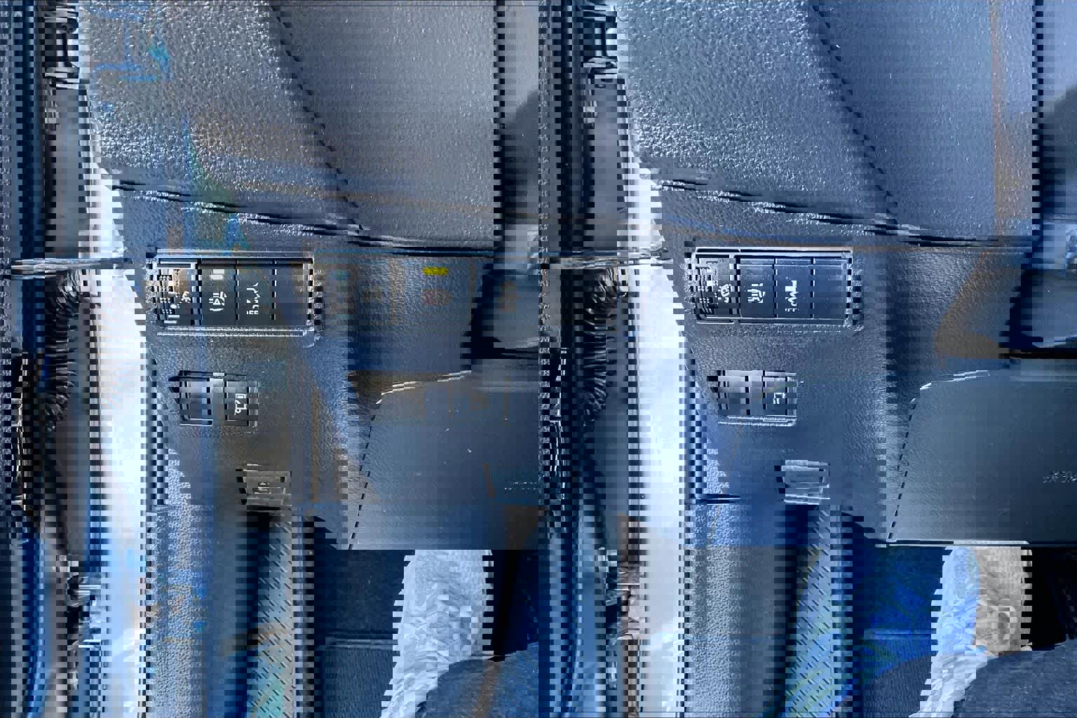 Used 2026 Toyota Corolla Cross S AWD/4WD image 33