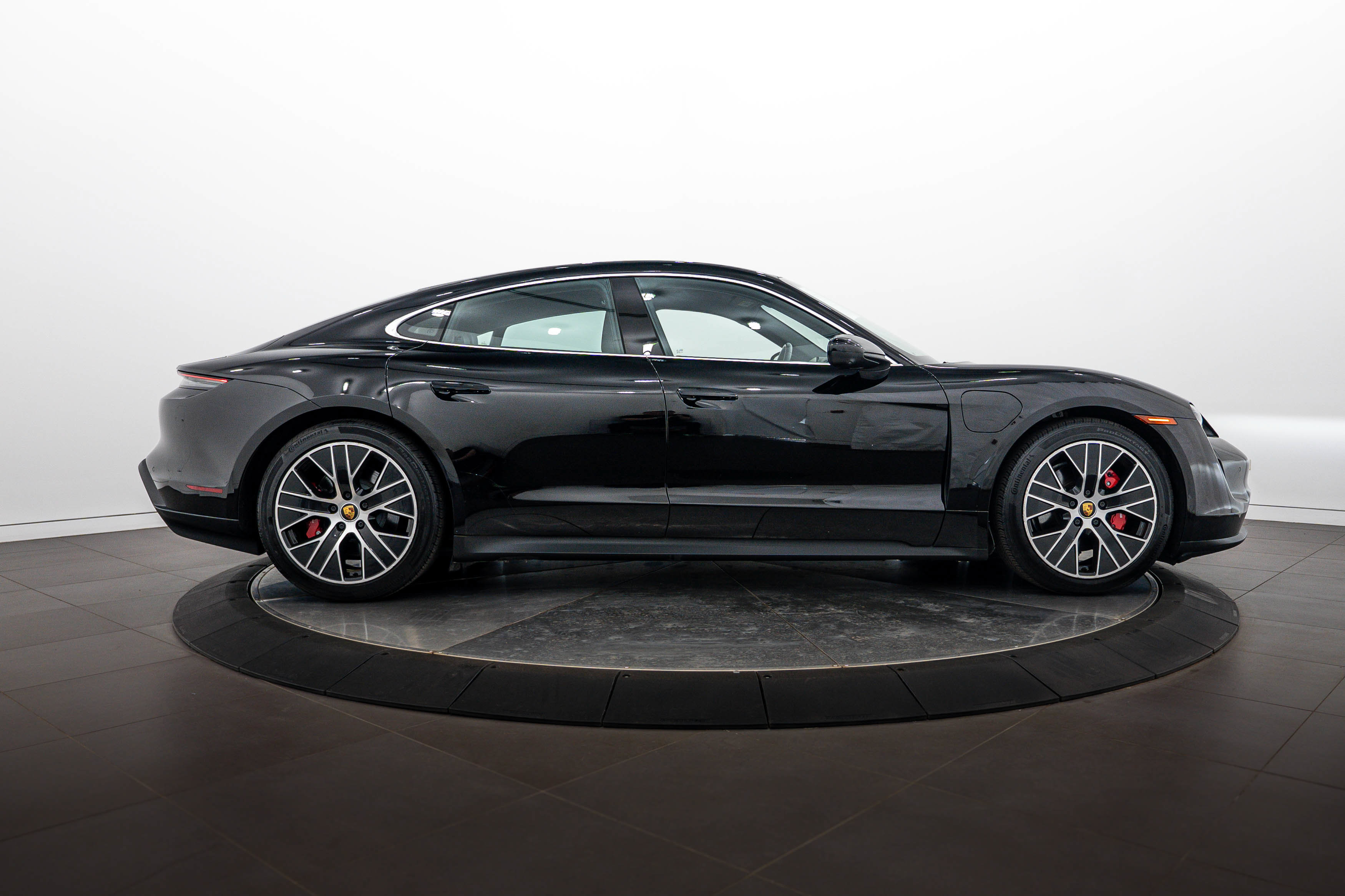 Certified 2022 Porsche Taycan 4S AWD/4WD image 8