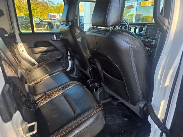 Used 2023 Jeep Gladiator Overland AWD/4WD image 14