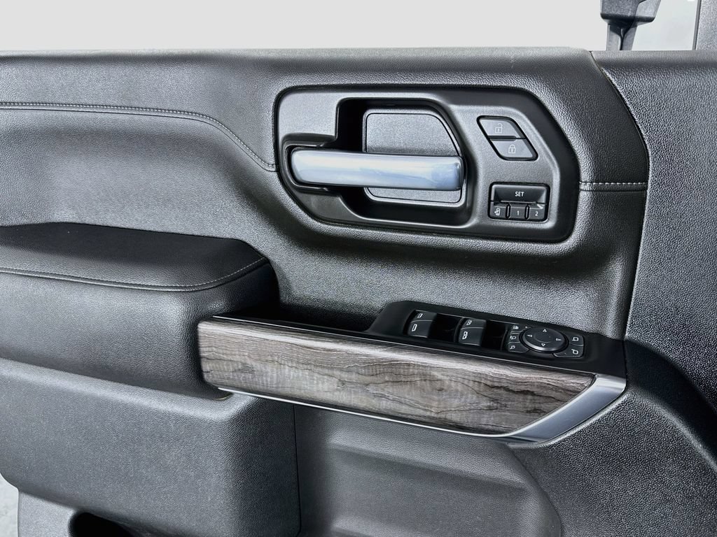 Used 2021 Chevrolet Silverado 2500 LTZ w/ Z71 Off-Road Package AWD/4WD image 17