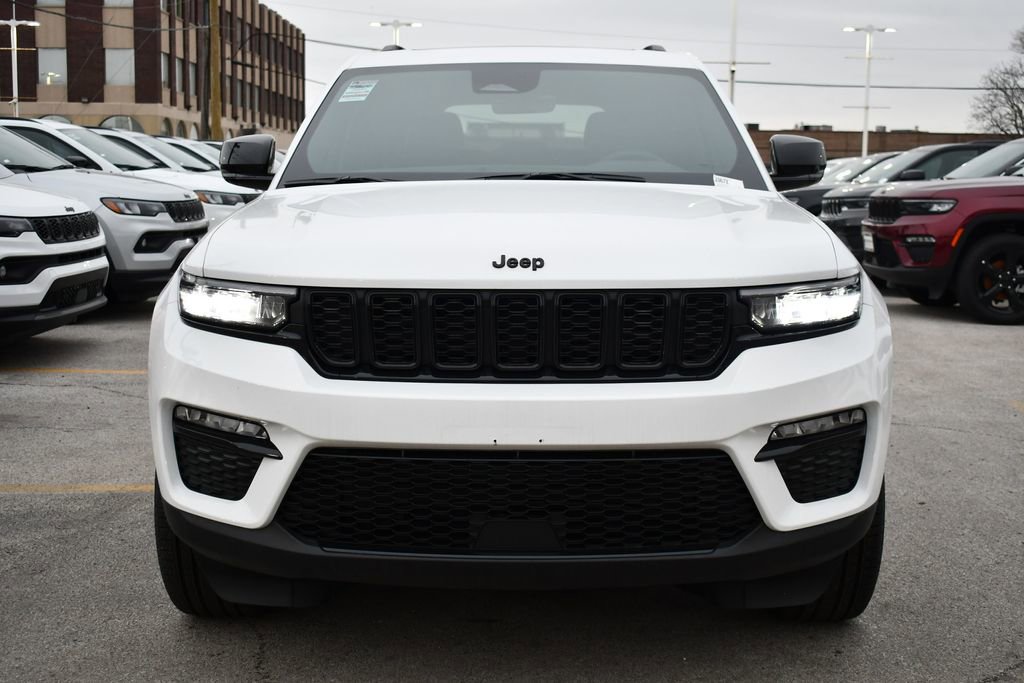 New 2025 Jeep Grand Cherokee Limited w/ Black Appearance Package AWD/4WD image 2