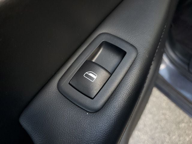 Certified 2018 Jeep Grand Cherokee Altitude RWD image 16