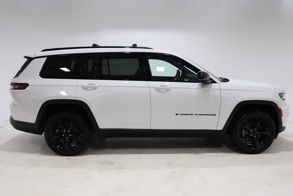Used 2023 Jeep Grand Cherokee L Laredo AWD/4WD image 8