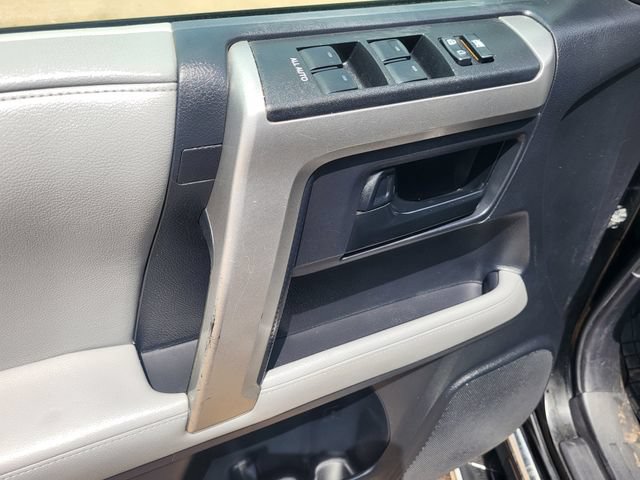 Used 2012 Toyota 4Runner SR5 AWD/4WD image 13