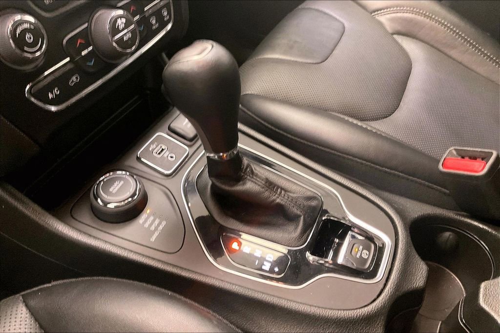 Used 2023 Jeep Cherokee Altitude Lux image 15