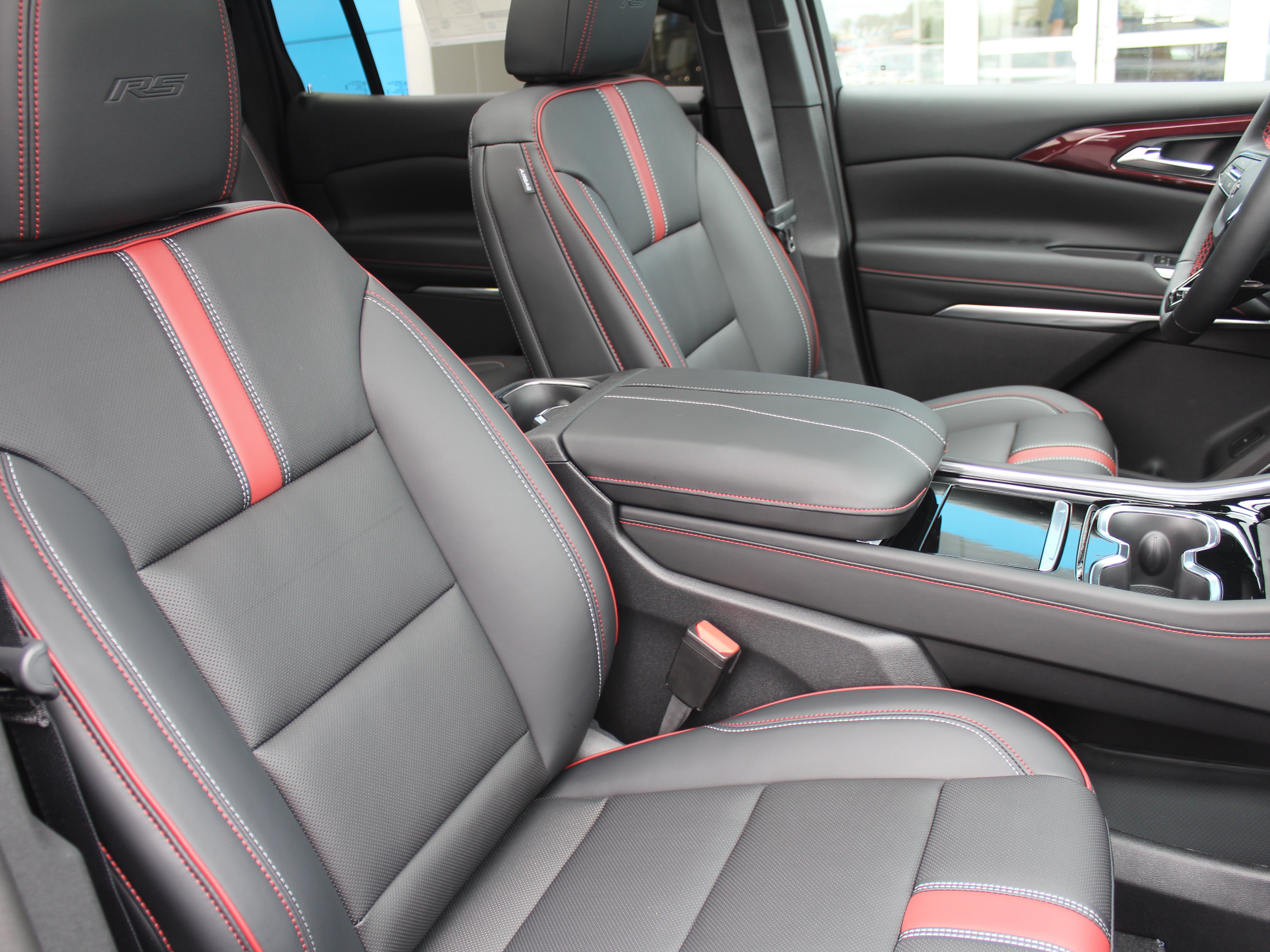 New 2027 Chevrolet Traverse RS w/ LPO, Floor Liner Package AWD/4WD image 19