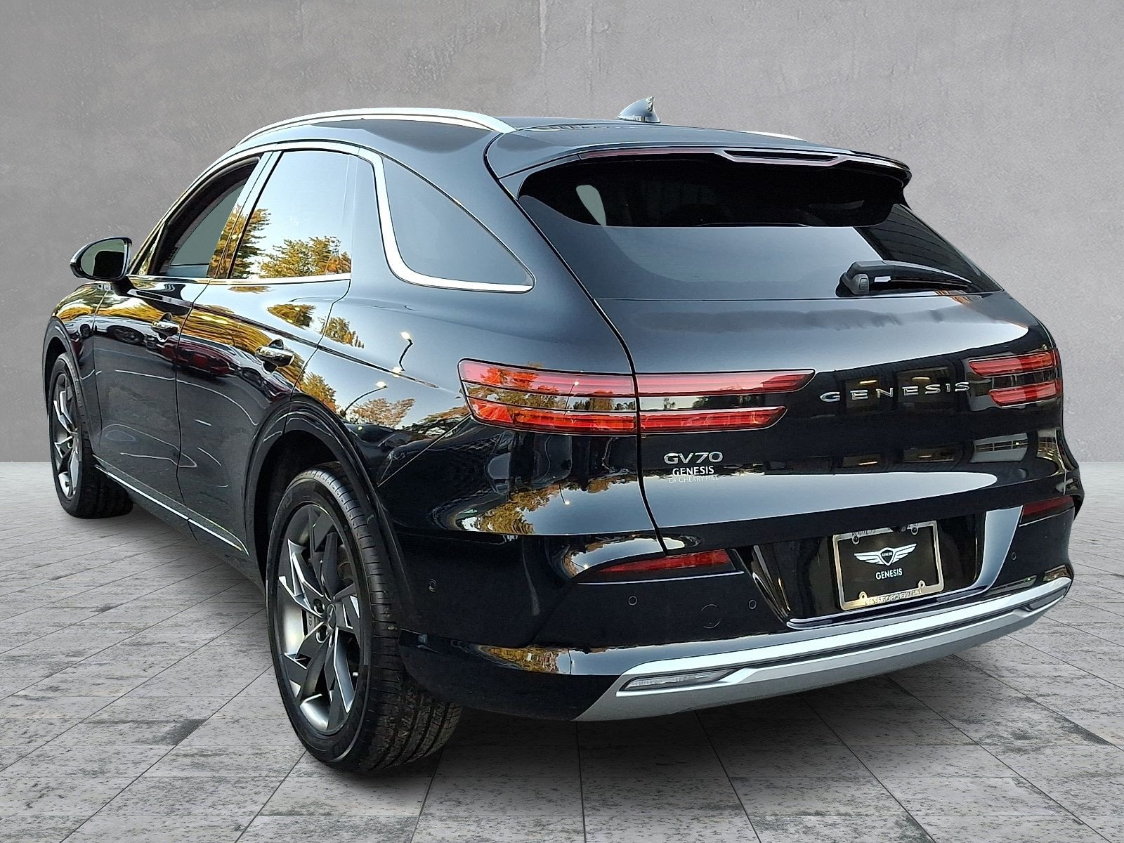 Certified 2023 Genesis Electrified GV70 AWD/4WD image 4
