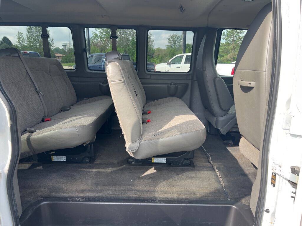 Used 2015 Chevrolet Express 3500 LT w/ LT Preferred Equipment Group RWD image 8
